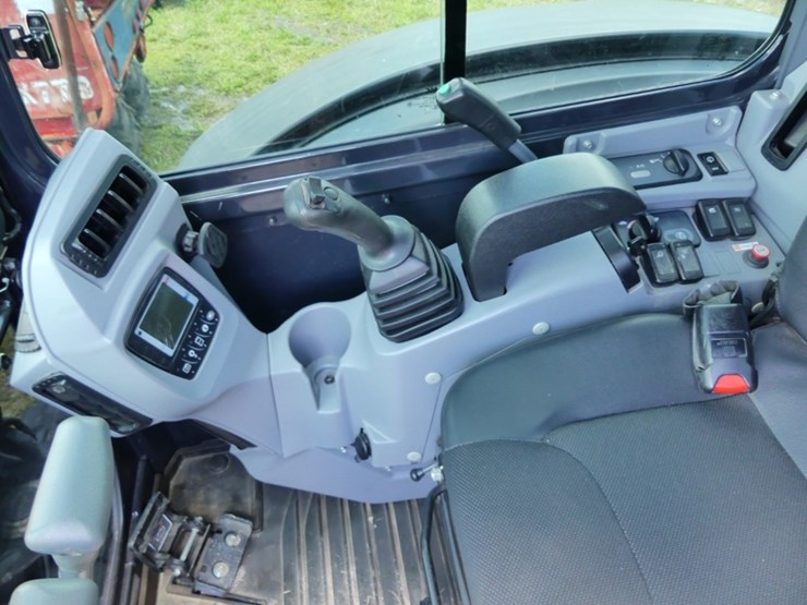 2022-kubota-kx040-4-image-12