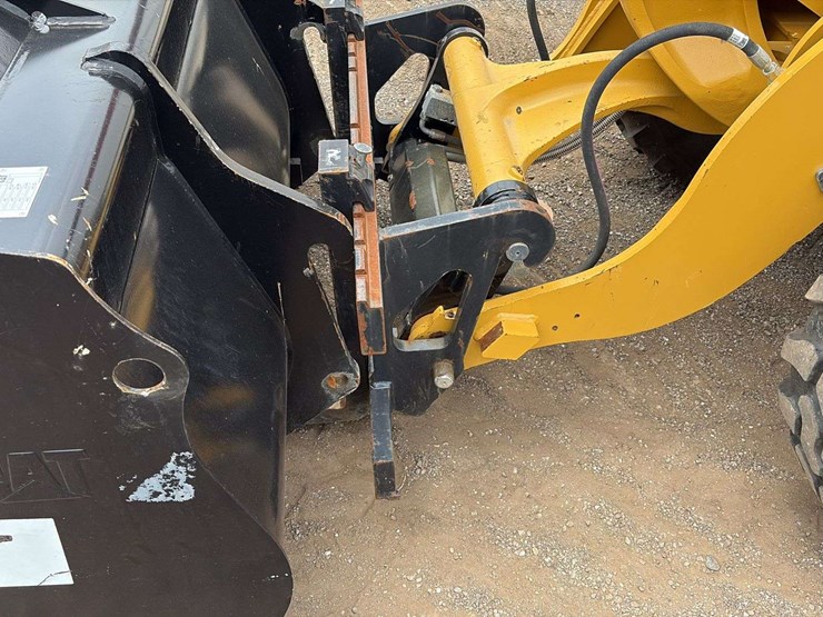 2022-caterpillar-906m-image-23