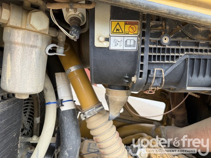 2012-caterpillar-d6n-xl-image-22