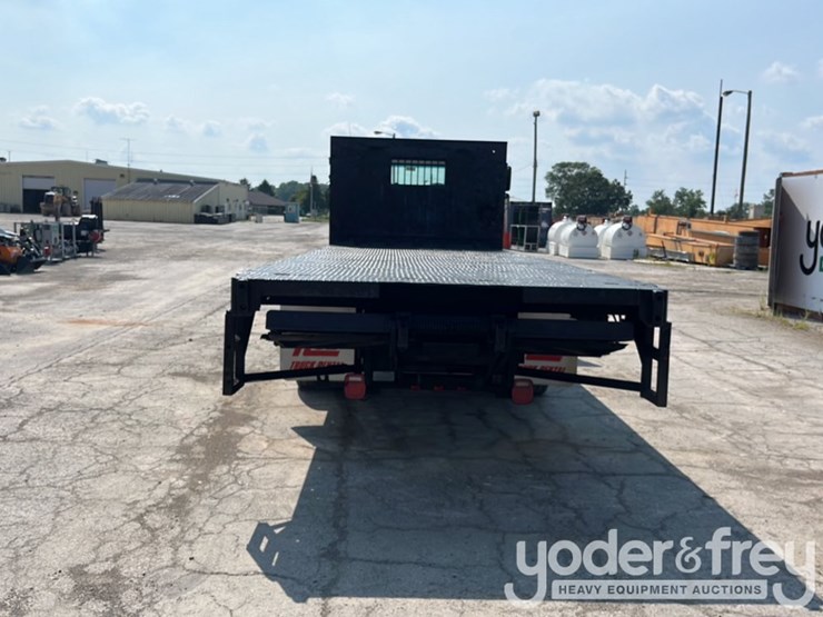 2015-hino-268-image-4