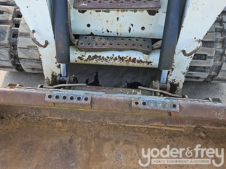 2007-bobcat-t300-image-21