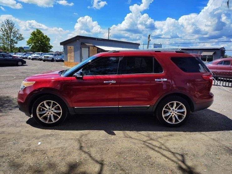 2015-ford-explorer-image-1