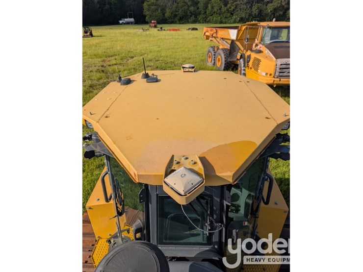 2022-deere-750l-image-25