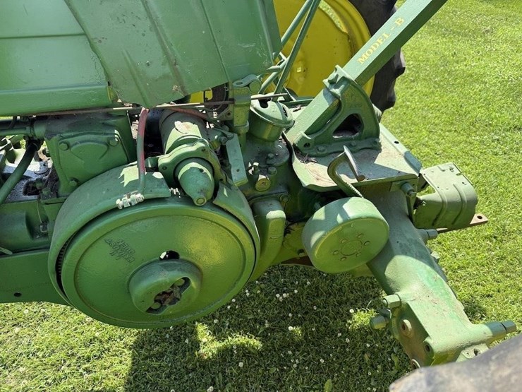 john-deere-b-image-9