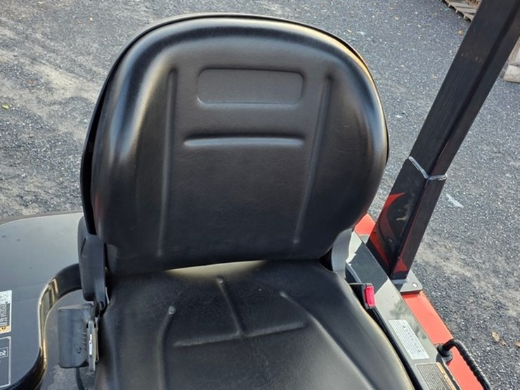 2023-kubota-r430-image-40