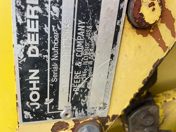 john-deere-688-image-37