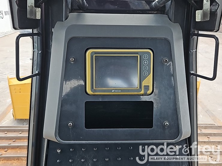 2022-deere-850l-lgp-image-39