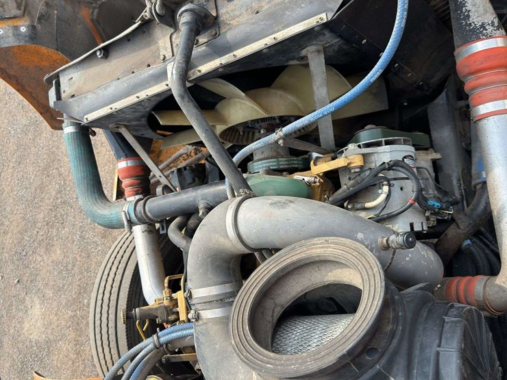 1999-kenworth-t300-image-28