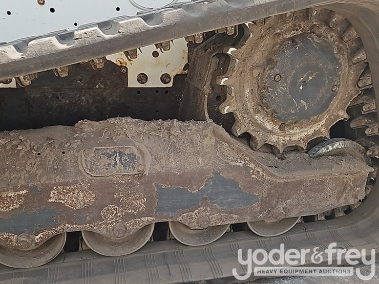 2019-bobcat-t740-image-8
