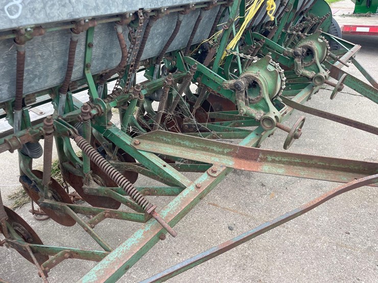john-deere-b-image-8