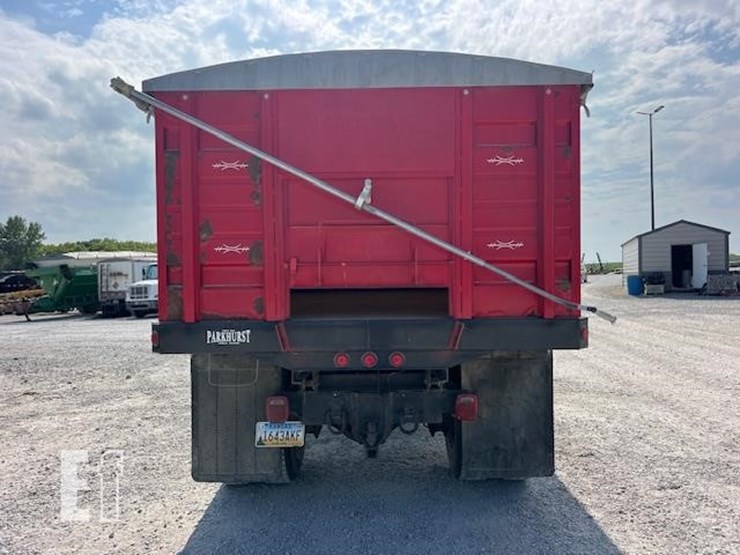 2003-freightliner-fl70-image-6