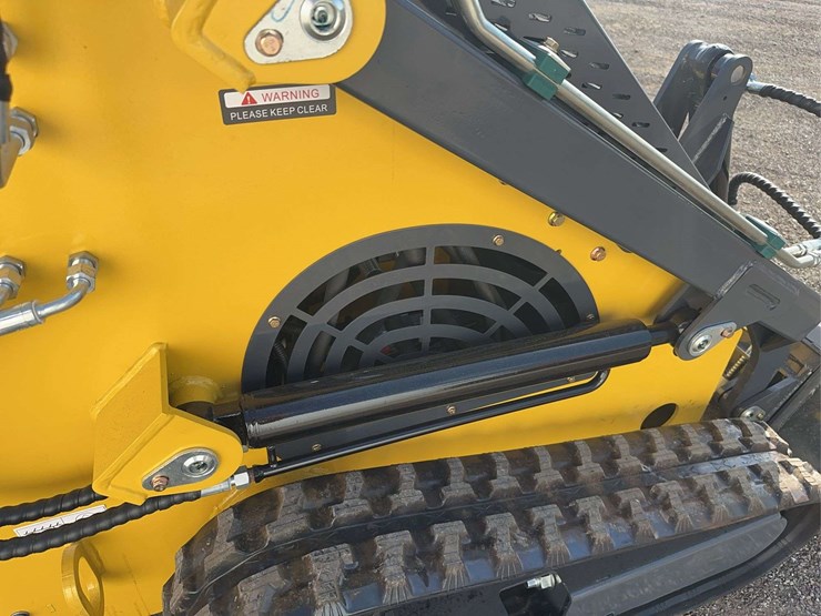 2025-land-hero-mini-stand-on-skid-loader-image-20
