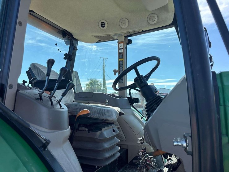 john-deere-6120e-image-28