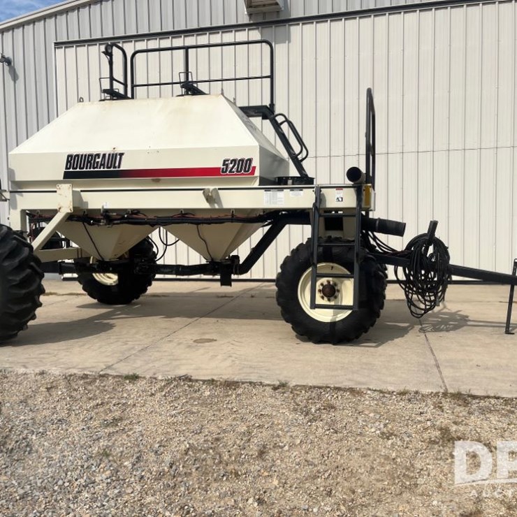 2005 BOURGAULT 5200