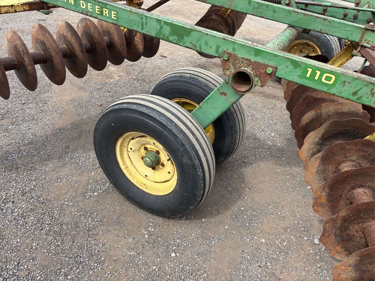 john-deere-110-image-13