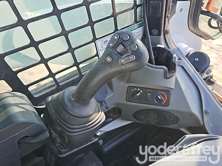 2022-bobcat-t870-image-25