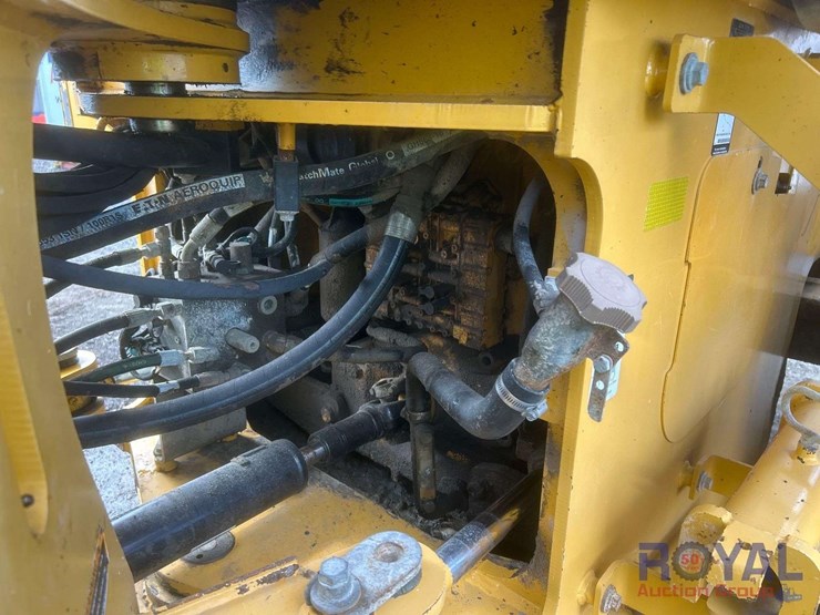 2015-deere-544k-image-12