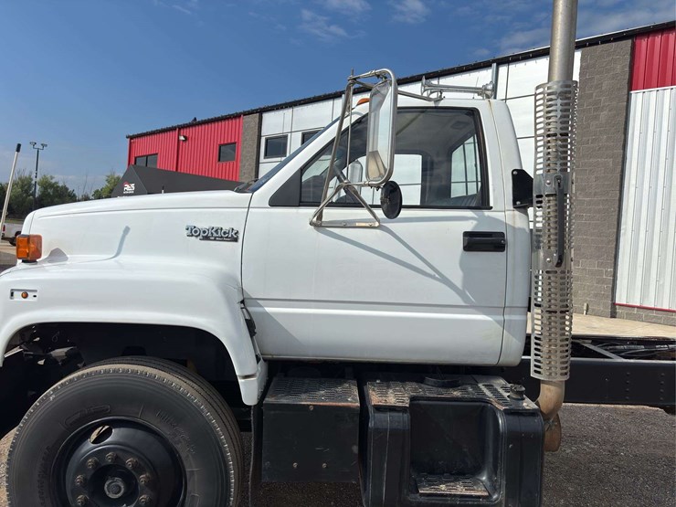1991-gmc-c7-cab-&-chassis-truck-image-23