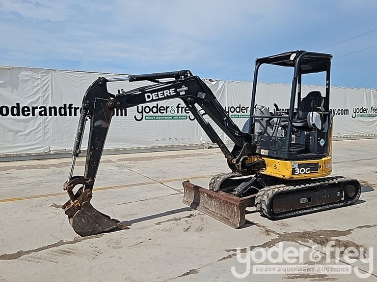 2017-deere-30g-image-1