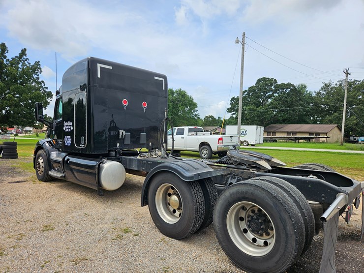 2018-peterbilt-579-image-15