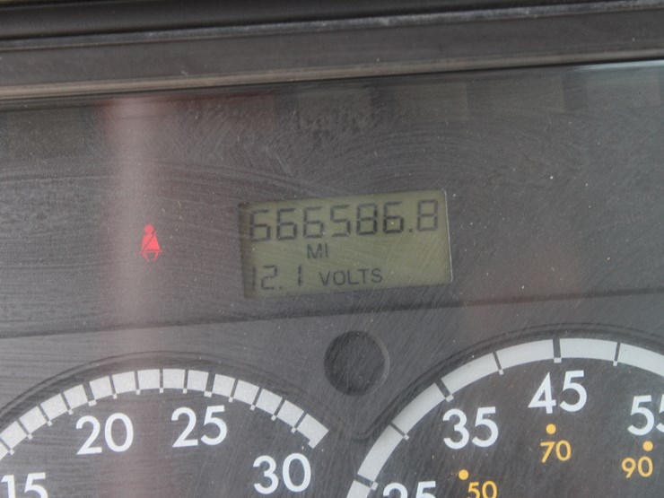 2005-freightliner-columbia-112-image-18