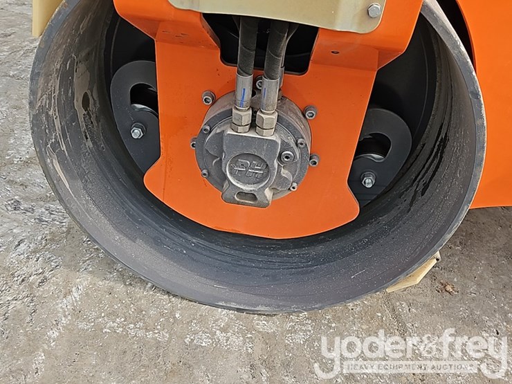 2025-hamm-hd12vv-image-11