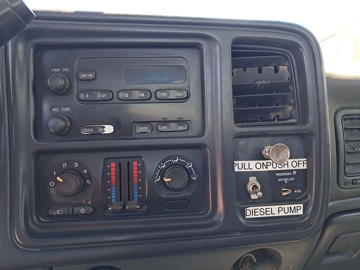 2007-chevrolet-service-truck-image-22