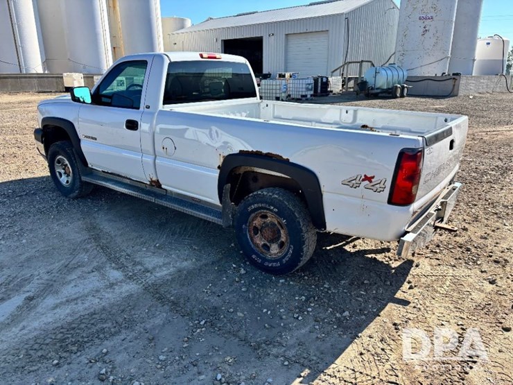 2005-chevrolet-2500hd-image-9