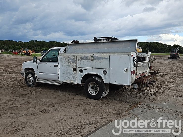 1997-gmc-3500-image-3