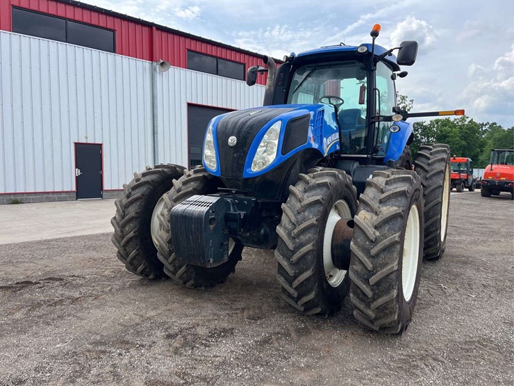 2012-new-holland-t8.300-image-2