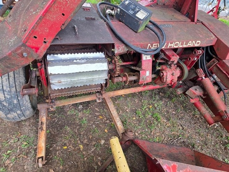 new-holland-790-image-13