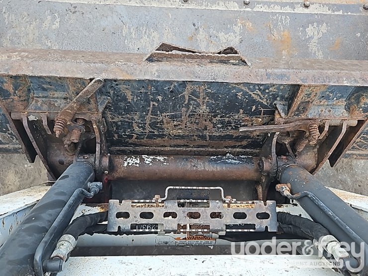 2019-bobcat-t740-image-15