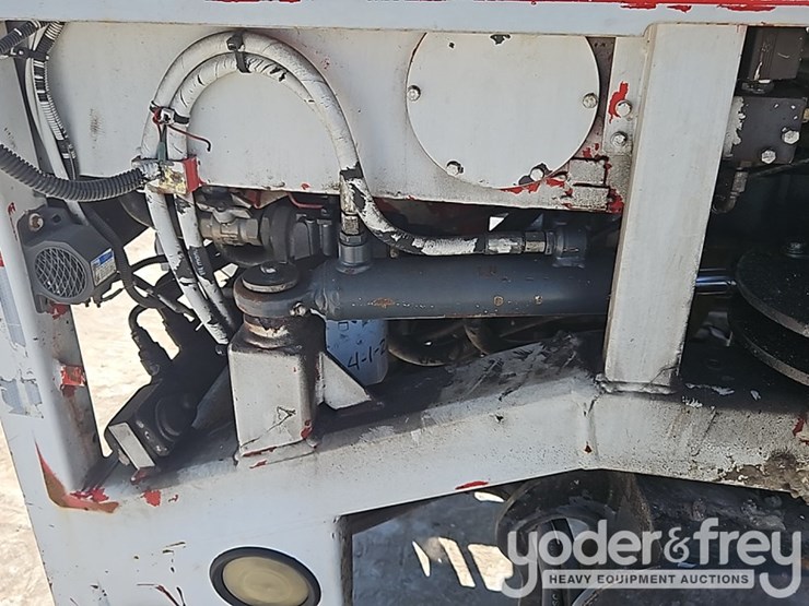 2004-moffett-m5500-image-20