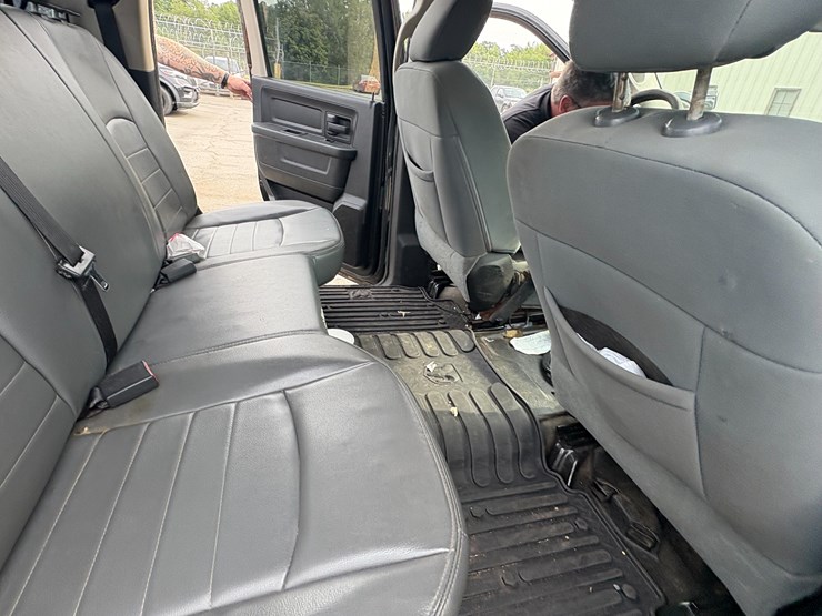 2013-dodge-ram-1500-image-21