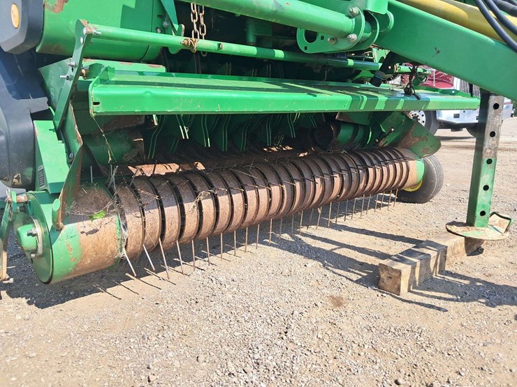 john-deere-854-image-17