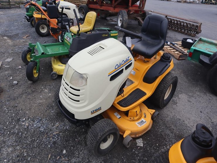 cub-cadet-lt1042-image-4