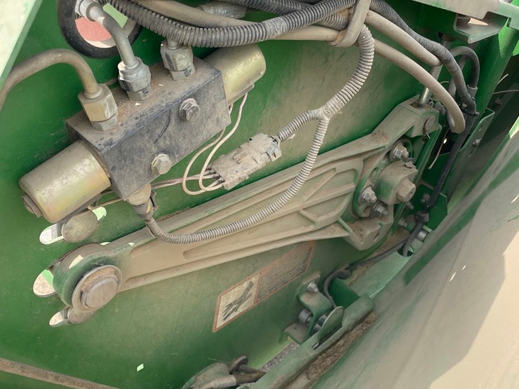 2011-john-deere-635f-image-20