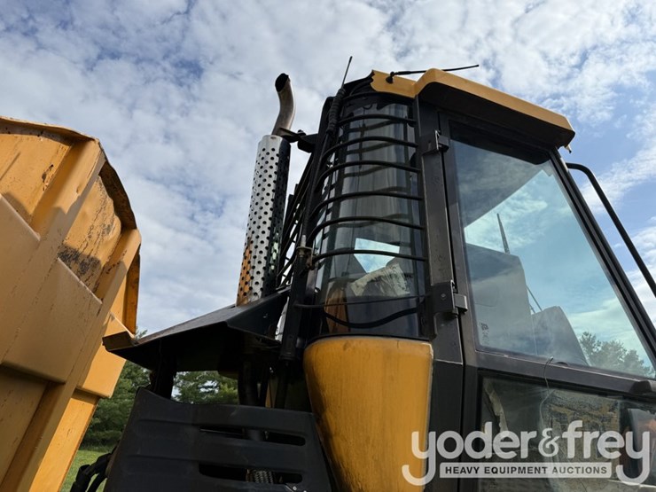 2005-jcb-718-image-22