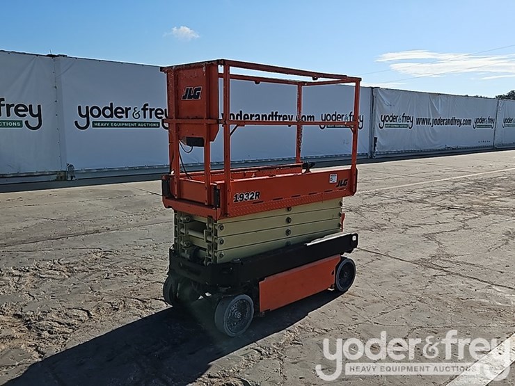 jlg-1932r-image-1