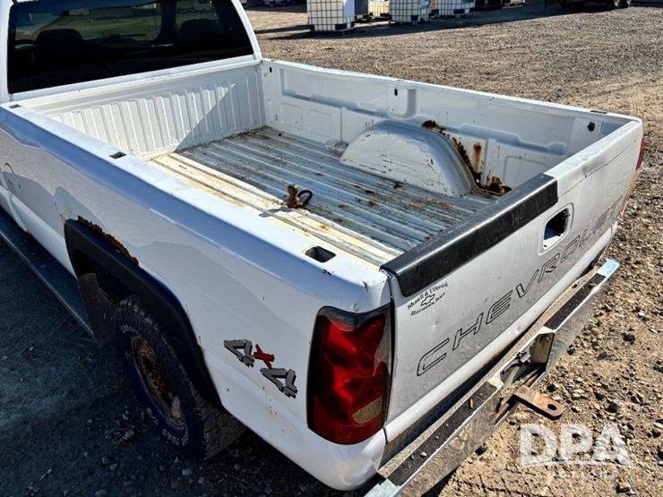 2005-chevrolet-2500hd-image-32