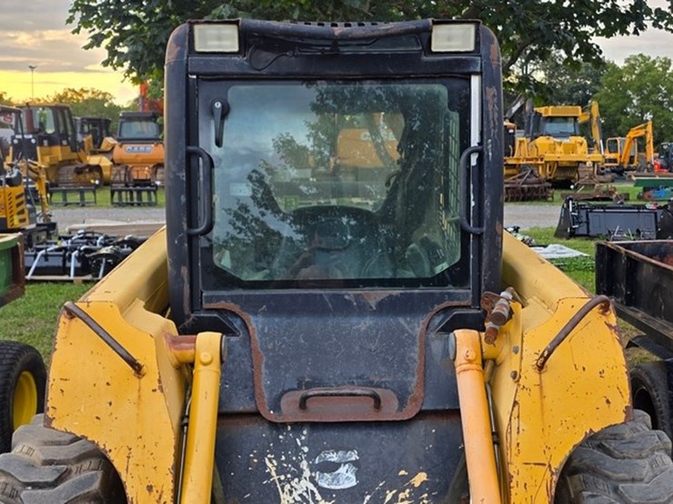 john-deere-250-image-29