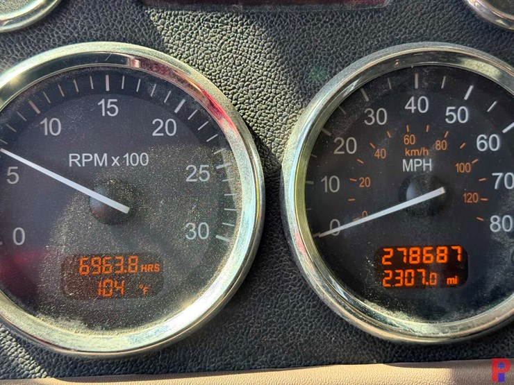 2014-peterbilt-389-image-7