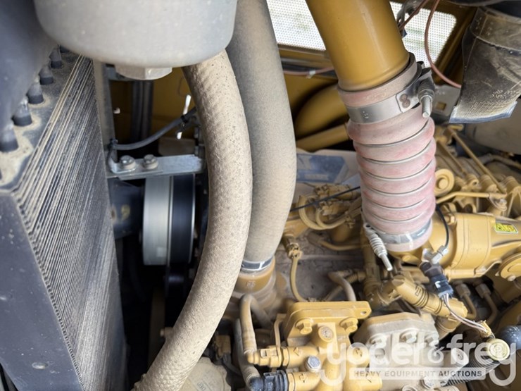 2015-caterpillar-d6n-xl-image-25