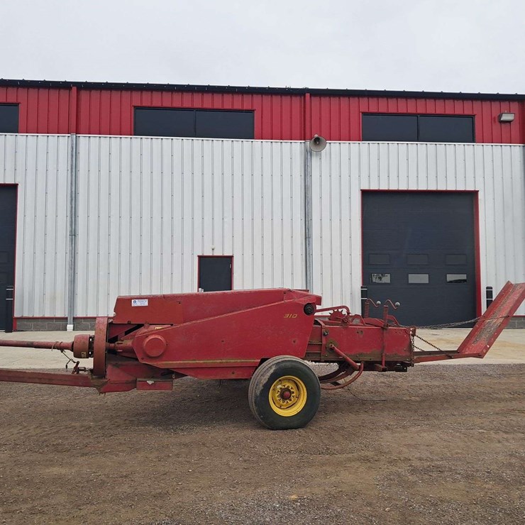 NEW HOLLAND 310