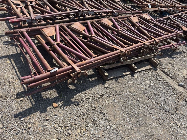 pallet-of-(3)-cattle-headlocks-image-1