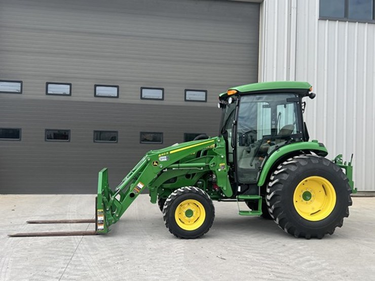 2024-john-deere-4066r-image-3