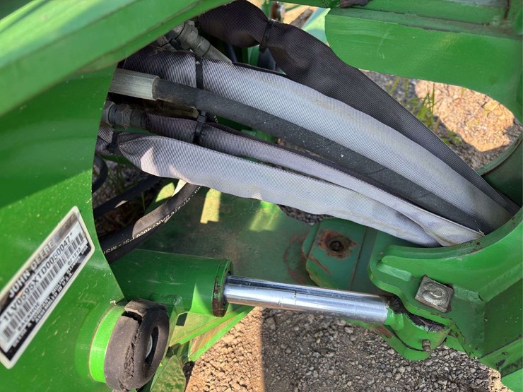 2013-deere-595-image-10