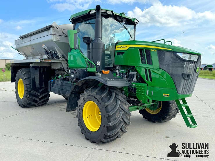 2022-john-deere-800r-image-3