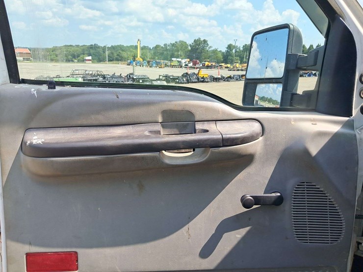 2007-ford-f450-image-26