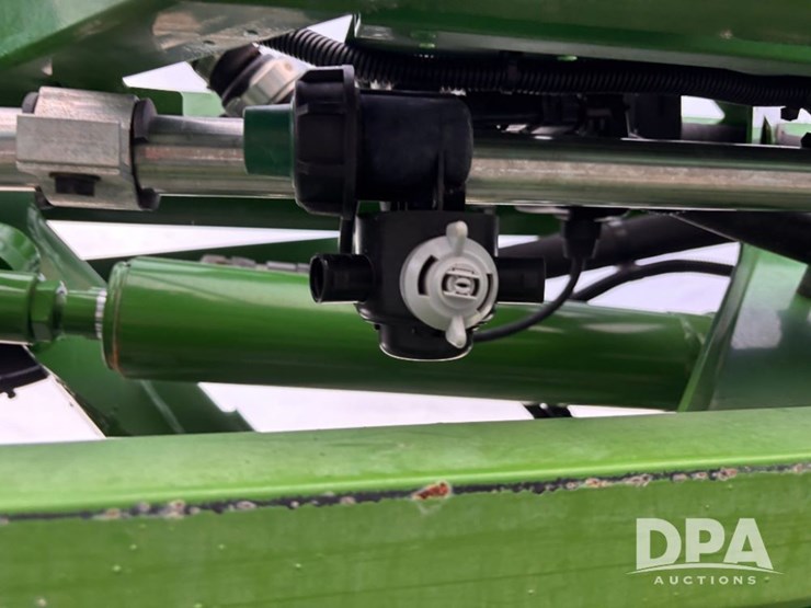 2023-john-deere-612r-image-92